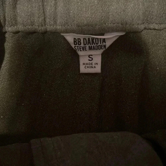 BB Dakota | Seaside Cinch short in Army Green - Small. - Picture 4 of 6